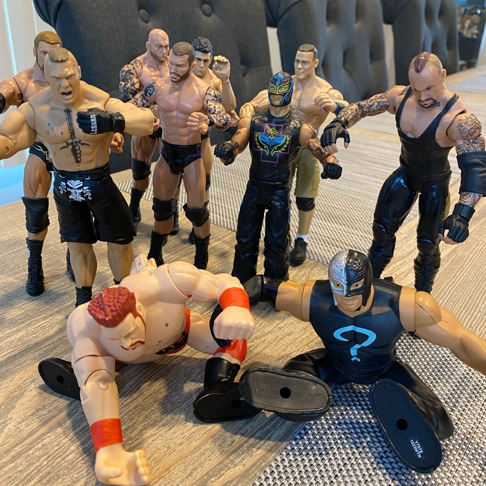 14 vintage WWE Wrestlers